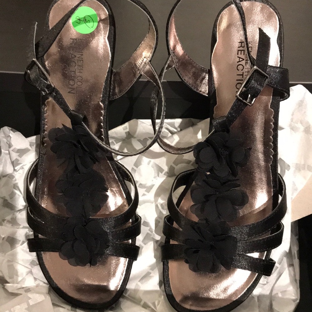 Kenneth Cole satin shoes